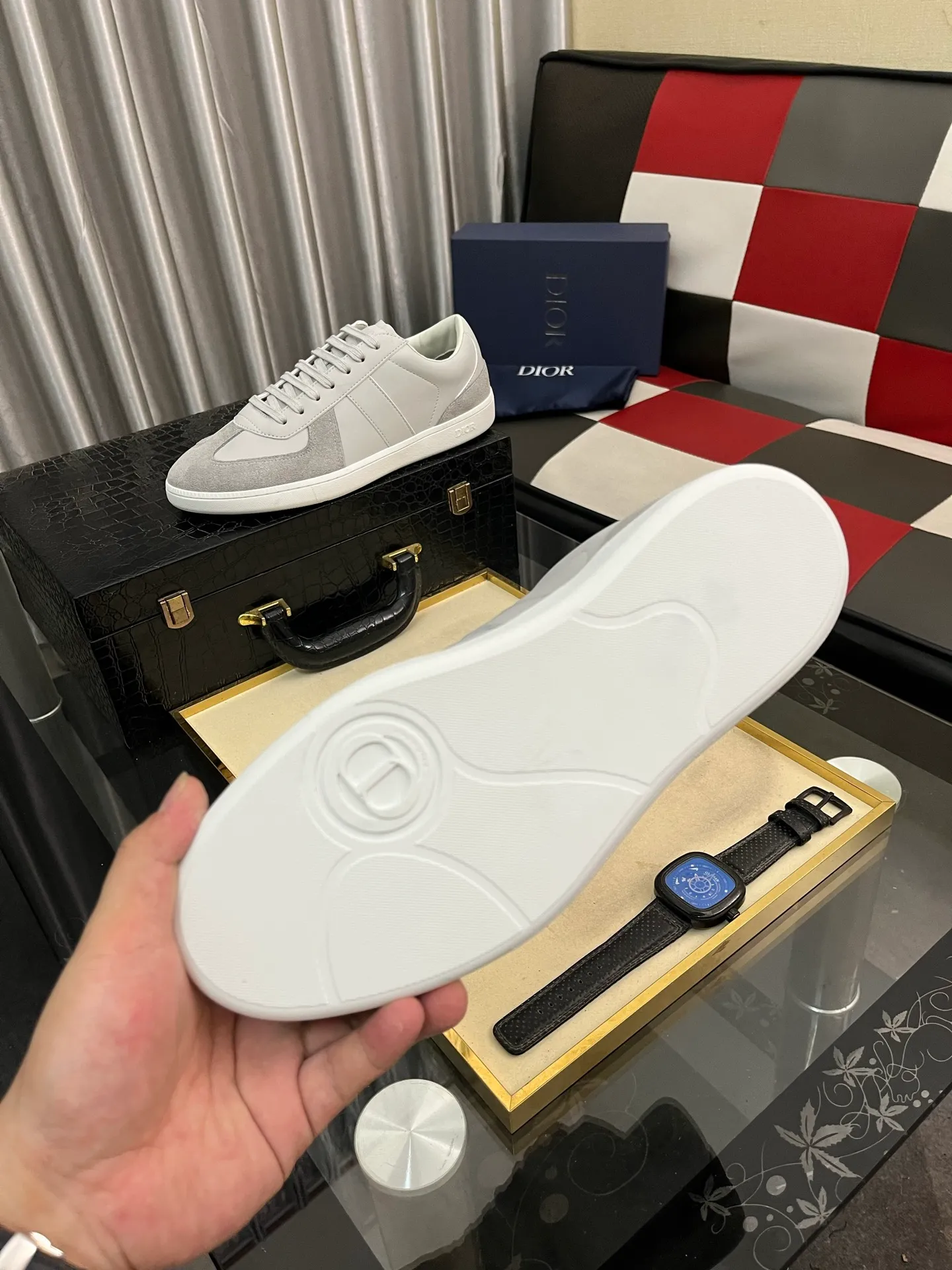 Men's shoes 💰380⌚️⌚️ 【Dior*DIAO】original quality.~ Unique modern style sneakers. 🏃A must-have casual shoe for trendy men😍😍 Original brand imported from Italy, imported original leather, sheep lining (refuses to discolor and grind feet) Sole: Original sole provided by the original factory, French lazy style design ⚠️Fit to the feet, original quality, super comfortable original sole. Code number: 38-448️⃣Colors available